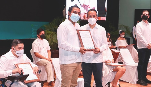 Otorgan el Premio Estatal de la Juventud de QRoo a egresado del TecNM Chetumal