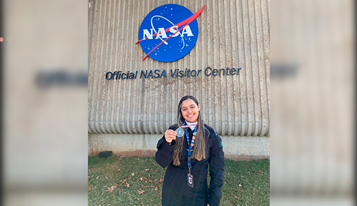 Estudiante del TecNM recibe medalla de la NASA