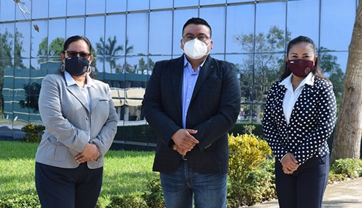 Adolfo Simbrón, el ingeniero condecorado por servicios en pandemia de COVID-19