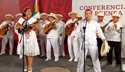 Estudiantes del TecNM participan en concierto a mamás en Palacio Nacional  