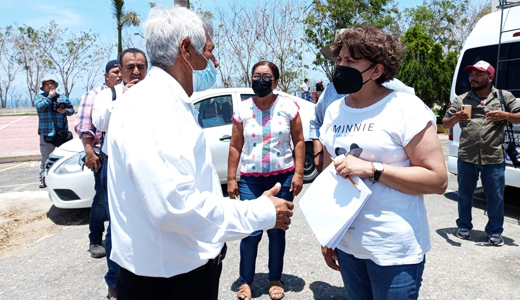 Visita Delfina Gómez TecNM Pochutla para verificar daños de huracán Agatha 