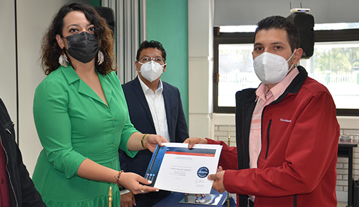 Reciben docentes y estudiantes del TecNM Apizaco certificados en Solid Works 