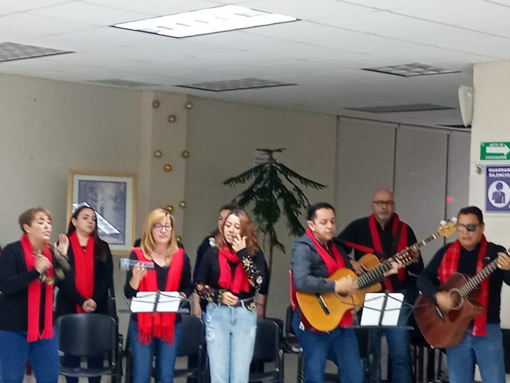 COMPARTEN MÚSICA Y CUENTOS EN FESTIVAL NAVIDEÑO