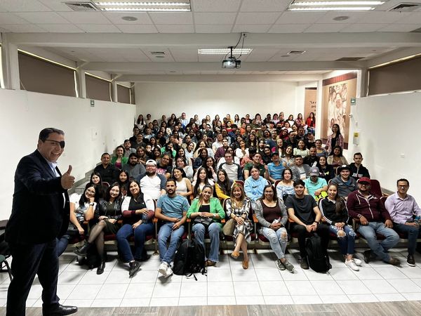 Cierra la semana de Ing. Industrial con Conferencia “Viva la Vida” a cargo del Ingeniero Rafa Herrera