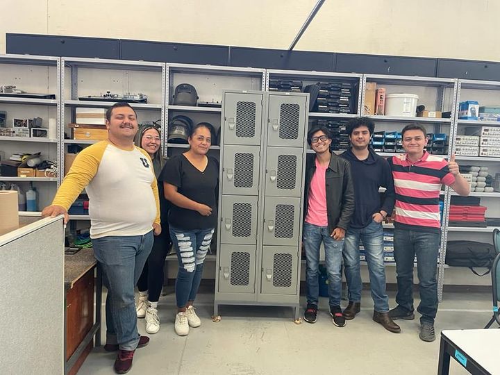 Dona empresa Cardinal Health lockers a laboratorio de ingenierias