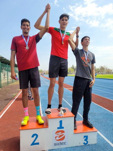 Alumnos de mecatrónica ganan primeros lugares en evento deportivo.