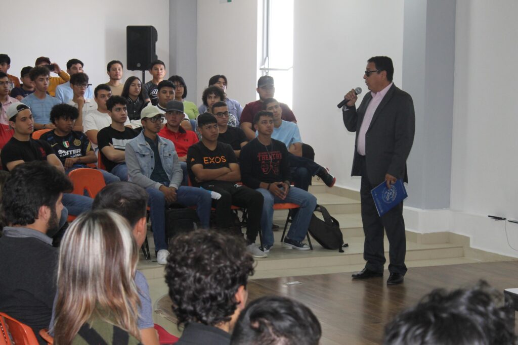 Se realizó la conferencia «Introducción al Machine Learning y sus Aplicaciones», por parte del Doctor Carlos Alberto Rubio Rascón
