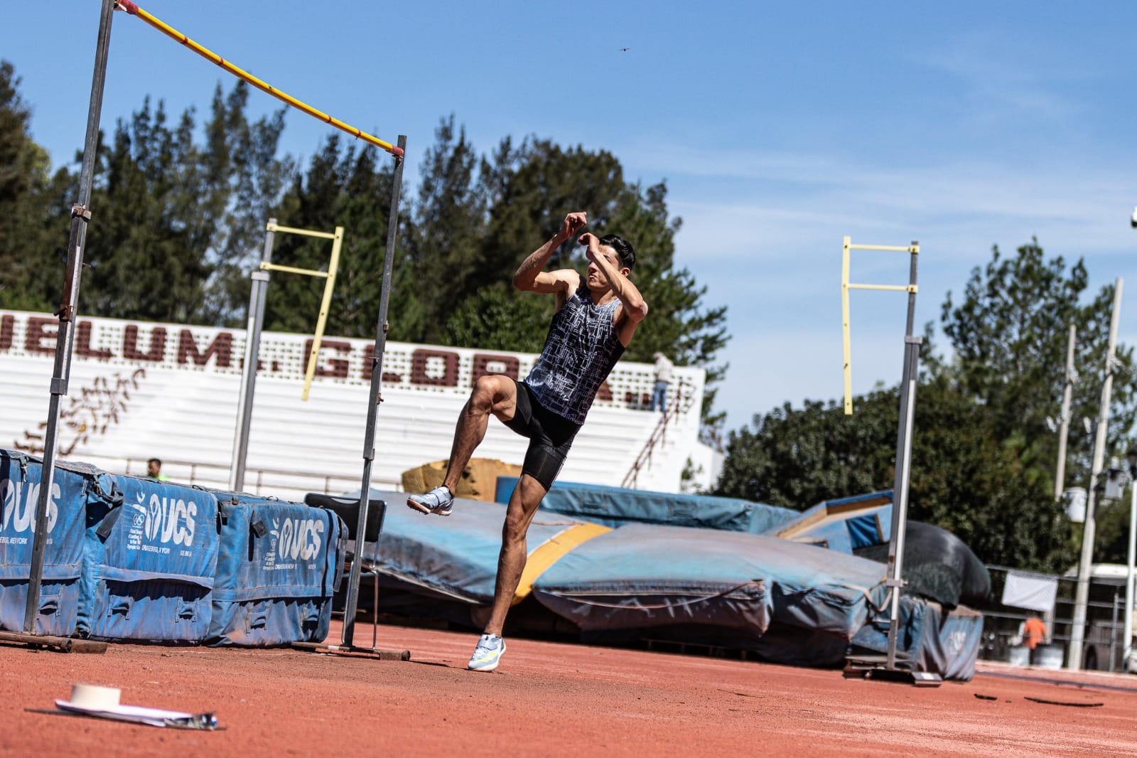 Se adjudicó Jair Portillo la medalla de oro en salto de altura