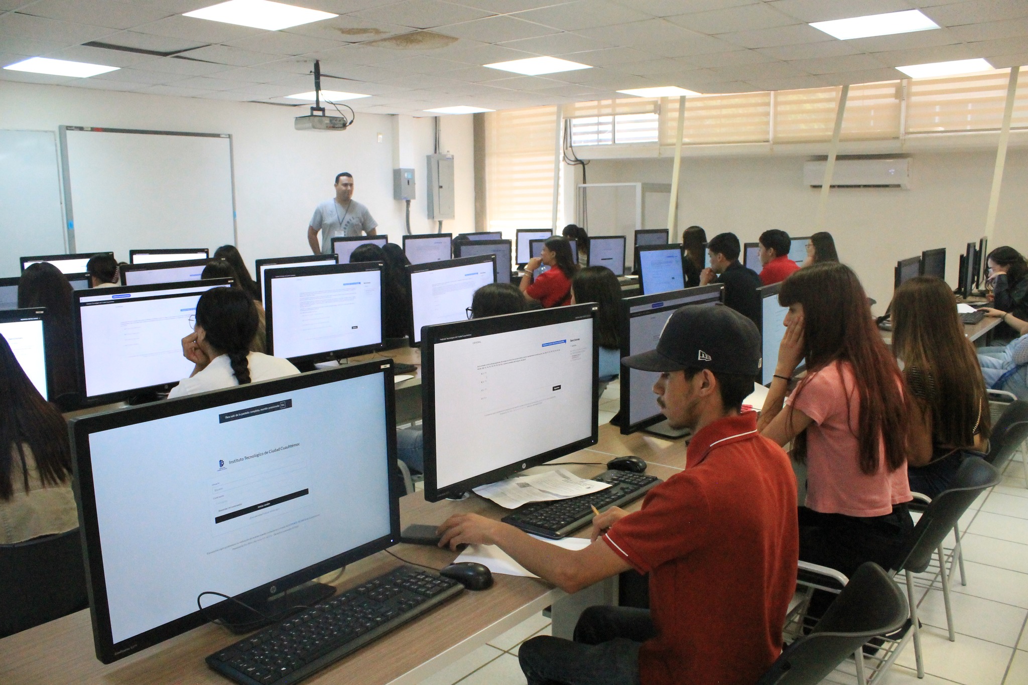 El Instituto Tecnológico de Cd. Cuauhtémoc, los días 8 y 10 de junio se llevó a cabo con gran éxito el examen de admisión para las modalidades de educación a distancia.