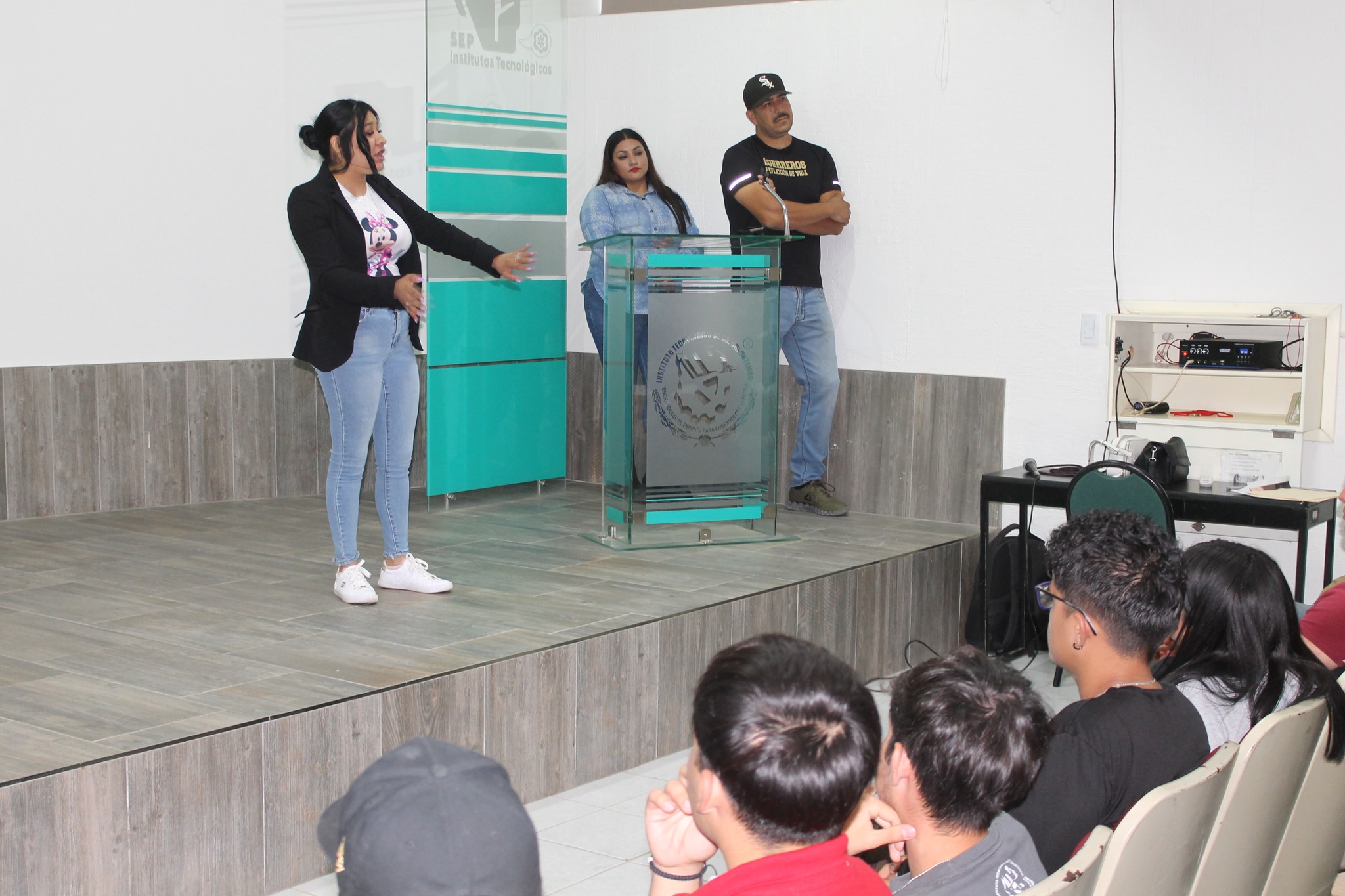 La Coordinación de Tutorías ofreció una interesante conferencia con el tema «Adicciones y sus Consecuencias»